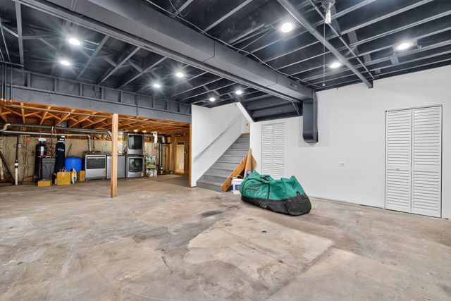 29W055 Schillinger Drive, Naperville, IL 60564