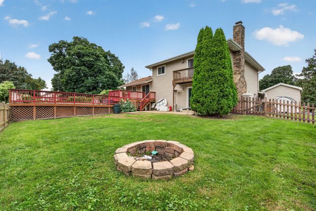 29W055 Schillinger Drive, Naperville, IL 60564