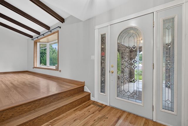 29W055 Schillinger Drive, Naperville, IL 60564
