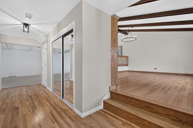29W055 Schillinger Drive, Naperville, IL 60564