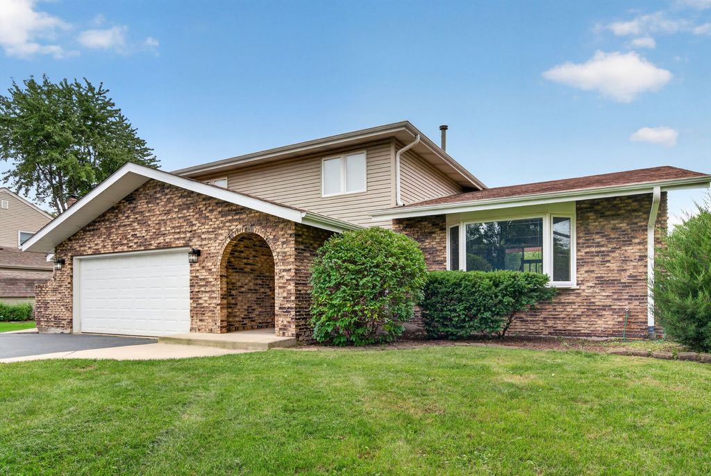 29W055 Schillinger Drive, Naperville, IL 60564 — photo 5