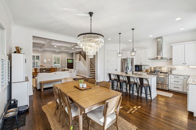 906 Acklen Ave, Nashville, TN 37203