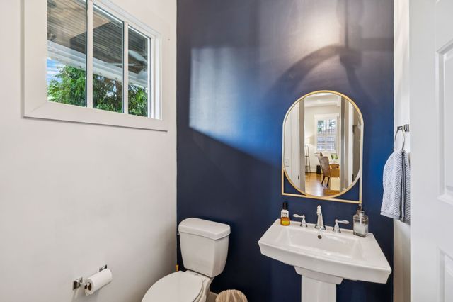 906 Acklen Ave, Nashville, TN 37203