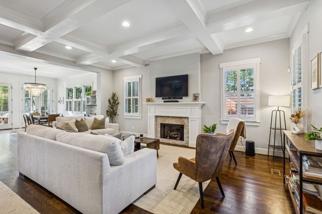 906 Acklen Ave, Nashville, TN 37203