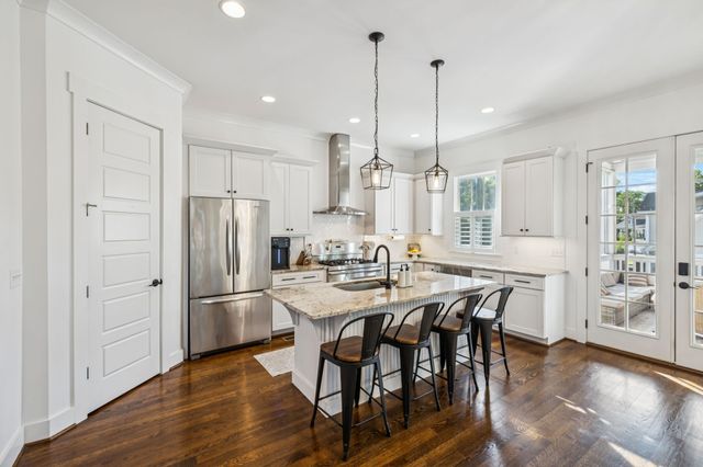 906 Acklen Ave, Nashville, TN 37203