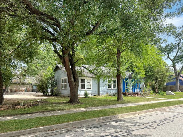502 E Fayle Street, Baytown, TX 77520