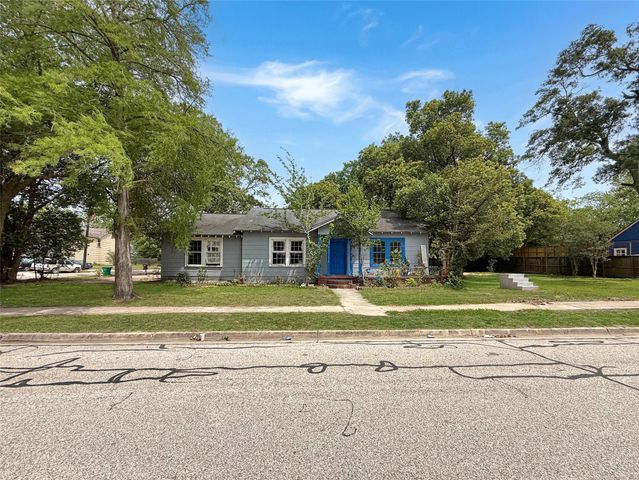 502 E Fayle Street, Baytown, TX 77520