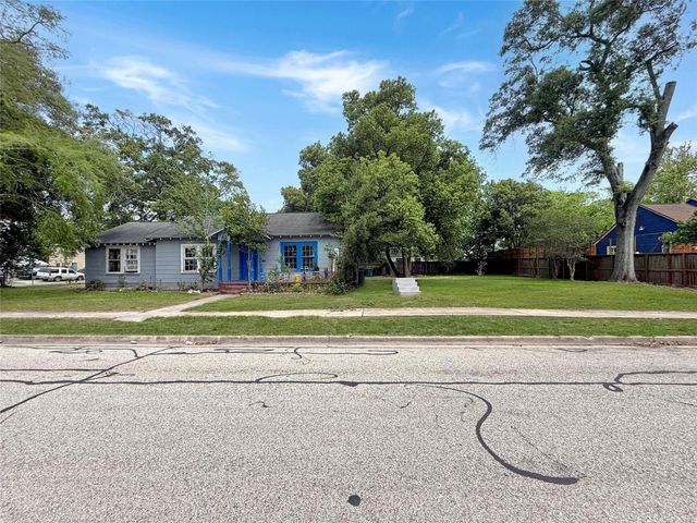 502 E Fayle Street, Baytown, TX 77520