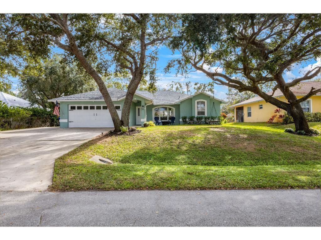 841 Williamson Avenue, Sebastian, FL 32958
