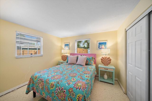 270 W SEMINOLE DRIVE, Venice, FL 34293