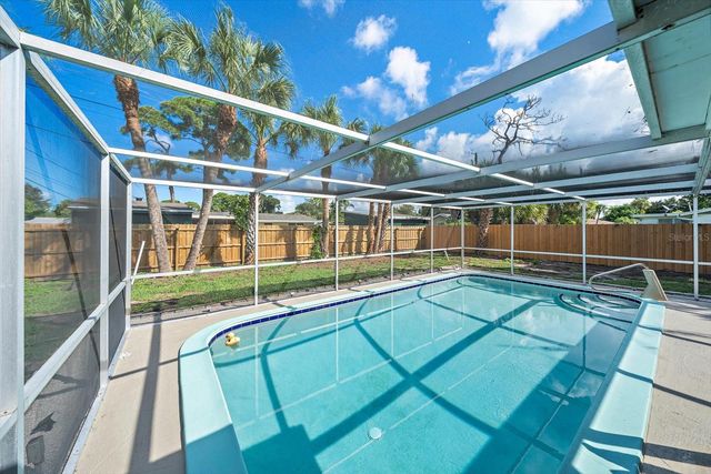 270 W SEMINOLE DRIVE, Venice, FL 34293