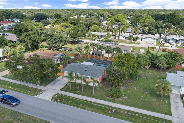 270 W SEMINOLE DRIVE, Venice, FL 34293