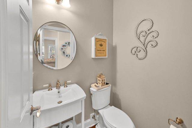 13300 N Silver Fox DRIVE, Mequon, WI 53097