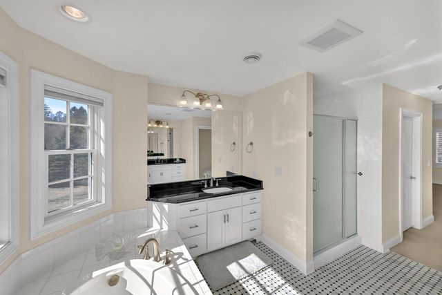 13300 N Silver Fox DRIVE, Mequon, WI 53097