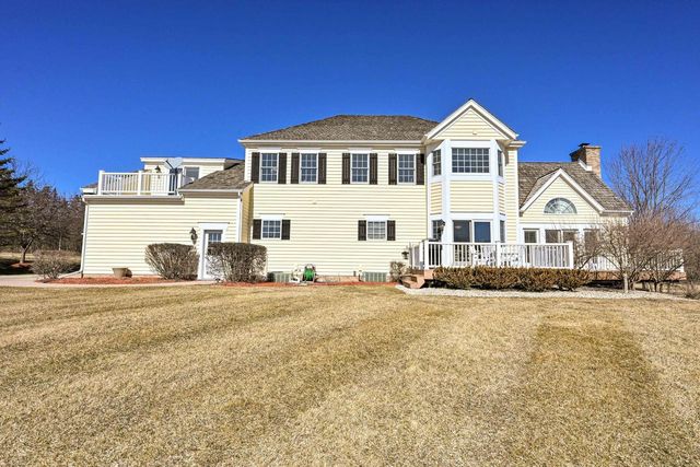 13300 N Silver Fox DRIVE, Mequon, WI 53097