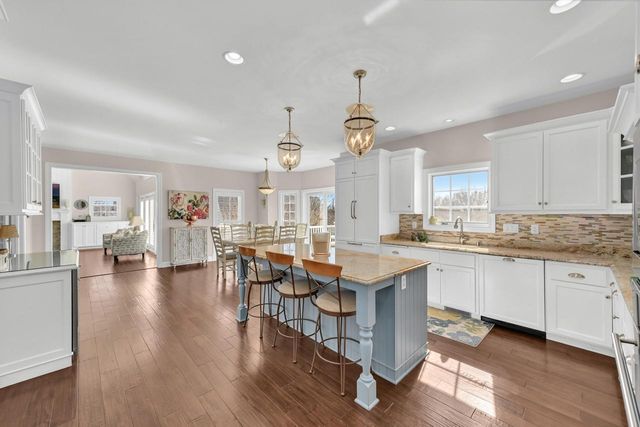 13300 N Silver Fox DRIVE, Mequon, WI 53097