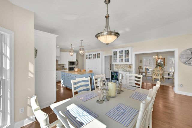 13300 N Silver Fox DRIVE, Mequon, WI 53097