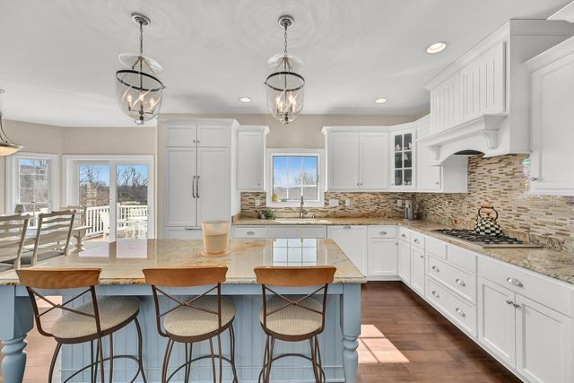 13300 N Silver Fox DRIVE, Mequon, WI 53097