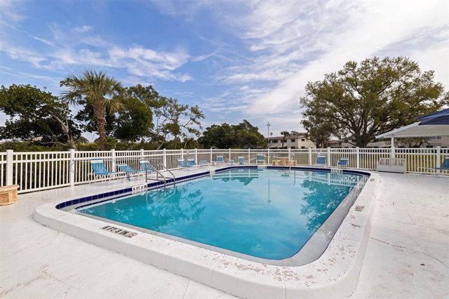 4480 OVERLOOK DRIVE NE 12, St Petersburg, FL 33703