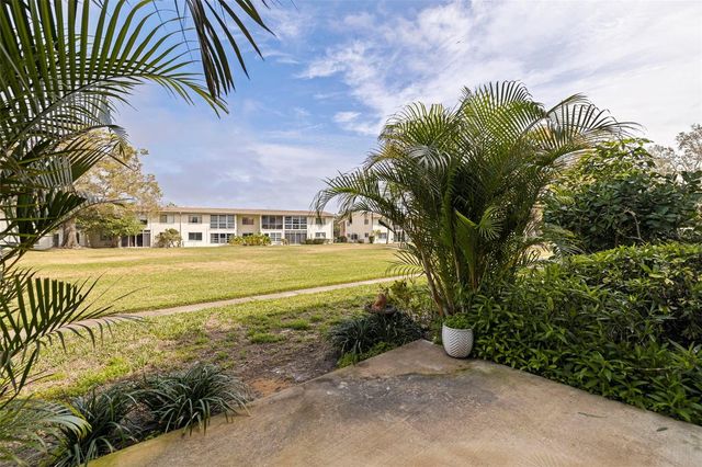 4480 OVERLOOK DRIVE NE 12, St Petersburg, FL 33703