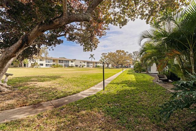 4480 OVERLOOK DRIVE NE 12, St Petersburg, FL 33703