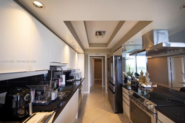 7000 Island Boulevard 608, Aventura, FL 33160