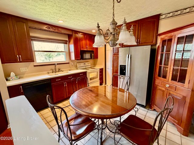 9203 Bermuda Ct, Crestwood, KY 40014