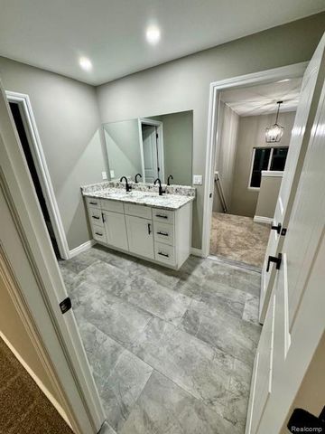 5573 Branch Street, Sterling Heights, MI 48310