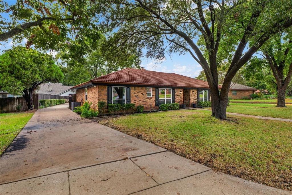 4345 Rota Circle, Fort Worth, TX 76133 — photo 2