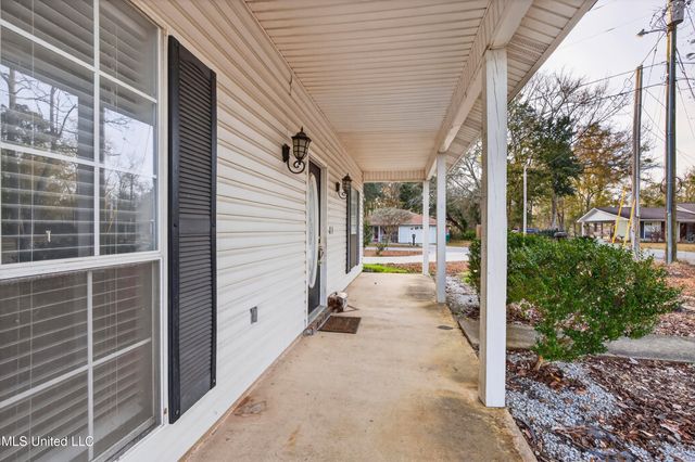 3313 Neptune Drive, Gautier, MS 39553