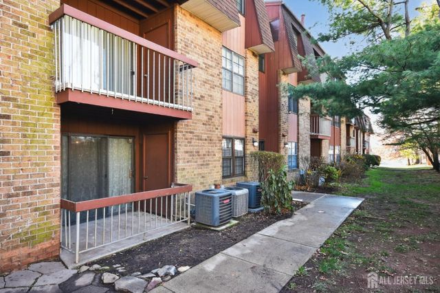 111 Keystone Court A, Woodbridge Proper, NJ 07095