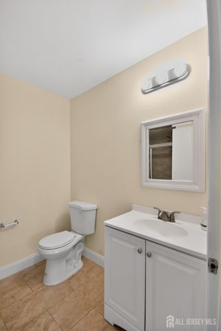 111 Keystone Court A, Woodbridge Proper, NJ 07095