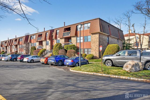 111 Keystone Court A, Woodbridge Proper, NJ 07095