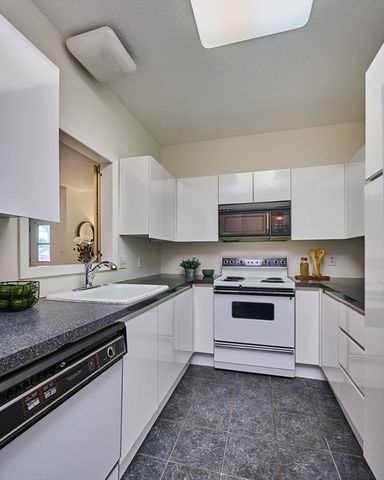 26 Crescent St G2, Northampton, MA 01060