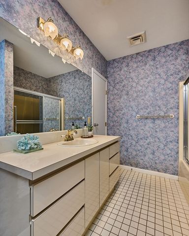 26 Crescent St G2, Northampton, MA 01060