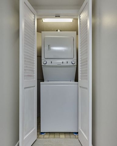 26 Crescent St G2, Northampton, MA 01060