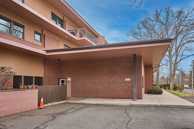 26 Crescent St G2, Northampton, MA 01060