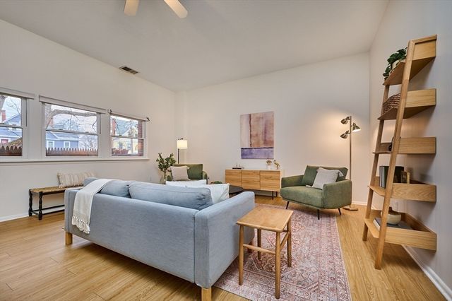 26 Crescent St G2, Northampton, MA 01060