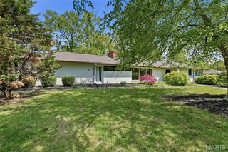 107 Stoneyside Lane, Olivette, MO 63132