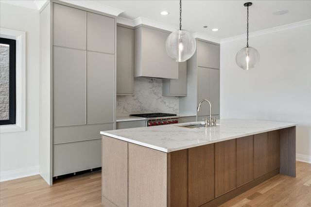 3036 N Sheffield Avenue 3, Chicago, IL 60657