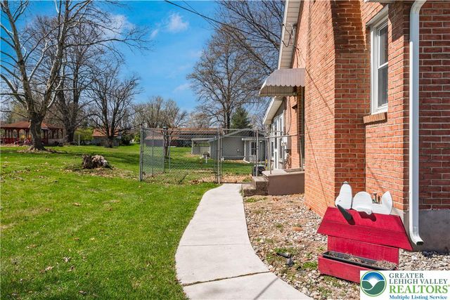 724 Krocks Court, Lower Macungie Twp, PA 18106