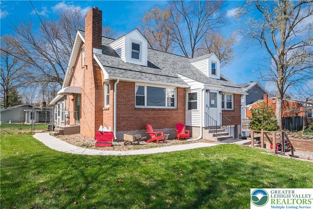 724 Krocks Court, Lower Macungie Twp, PA 18106