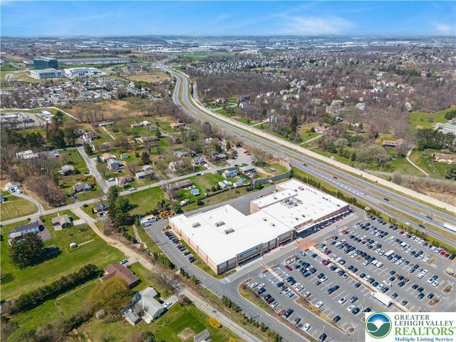 724 Krocks Court, Lower Macungie Twp, PA 18106