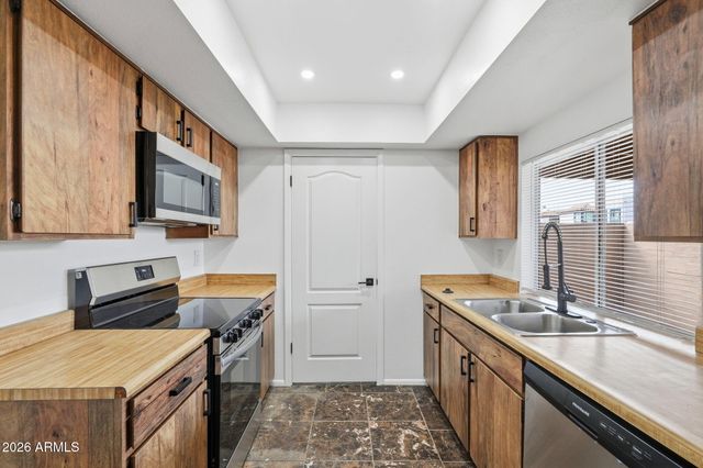 6943 W MONTEROSA Circle 1390, Phoenix, AZ 85033