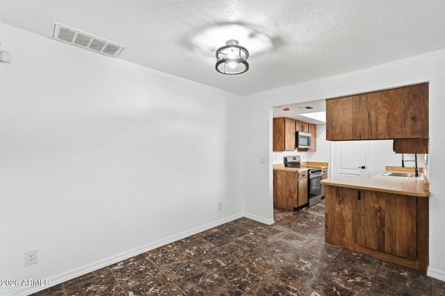 6943 W MONTEROSA Circle 1390, Phoenix, AZ 85033