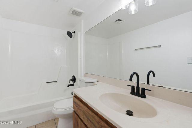 6943 W MONTEROSA Circle 1390, Phoenix, AZ 85033