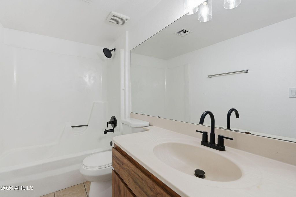 Image 24 of property listing at 6943 W MONTEROSA Circle 1390, Phoenix, AZ 85033