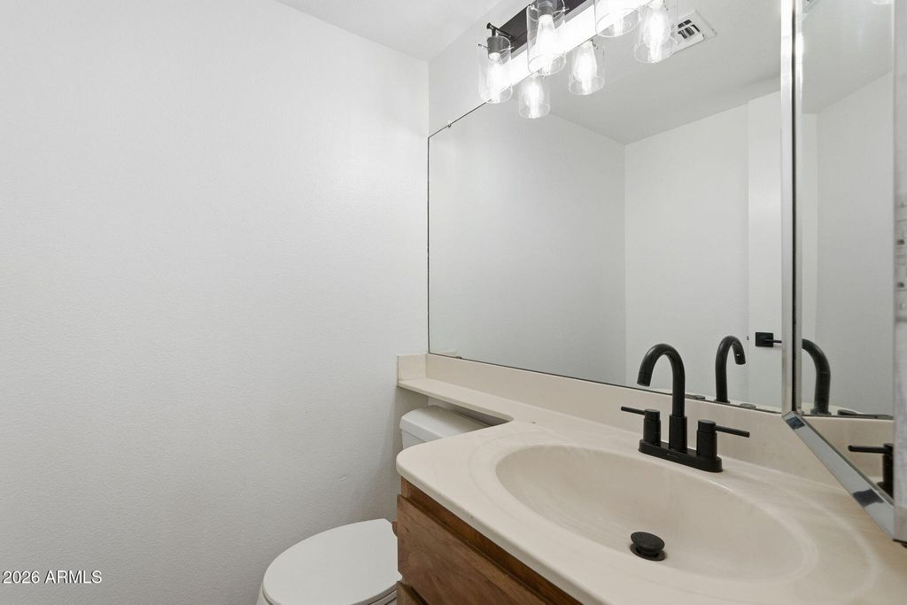 Image 25 of property listing at 6943 W MONTEROSA Circle 1390, Phoenix, AZ 85033