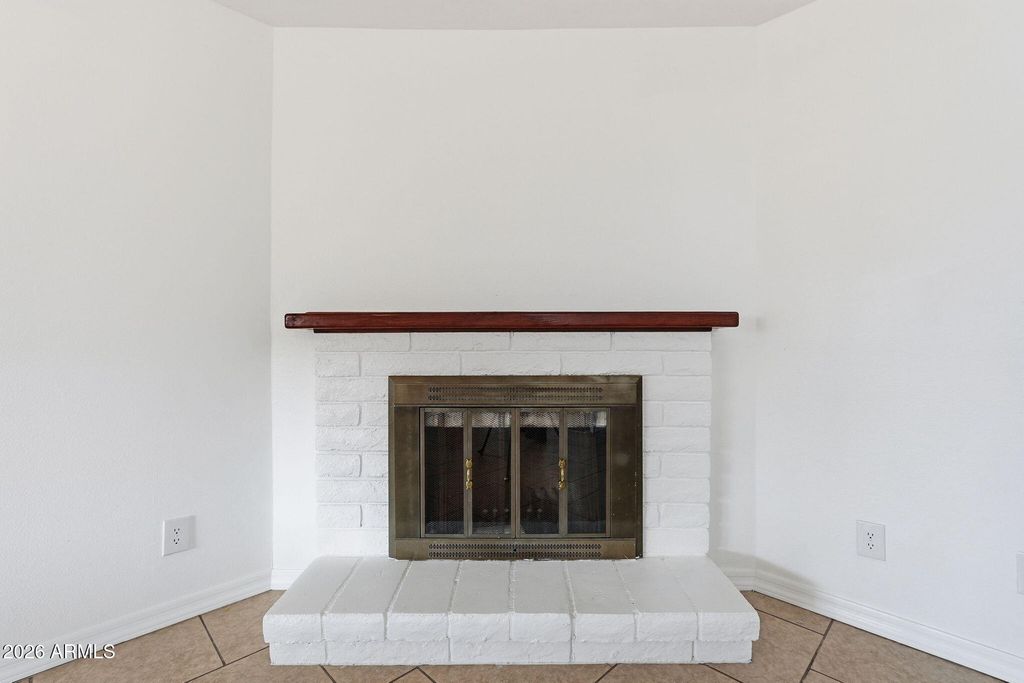 Image 9 of property listing at 6943 W MONTEROSA Circle 1390, Phoenix, AZ 85033