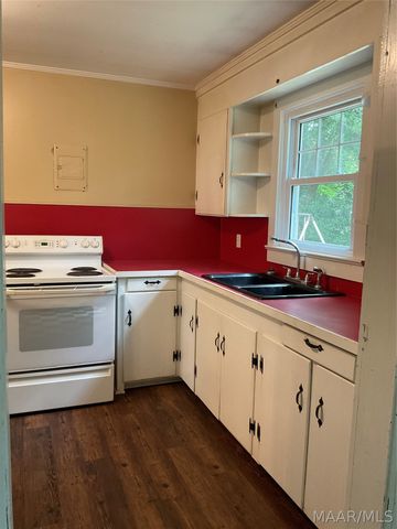 110 Monroe Street, Tallassee, AL 36078
